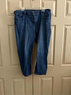 Levi's Women's Dark Blue Cropped Slim Jeans